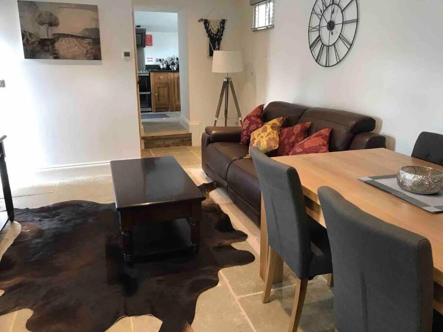 Chic 2 Bed Peak District Cottage Barn Near Alton Towers, Polar Bears, Chatsworth House Leek Εξωτερικό φωτογραφία